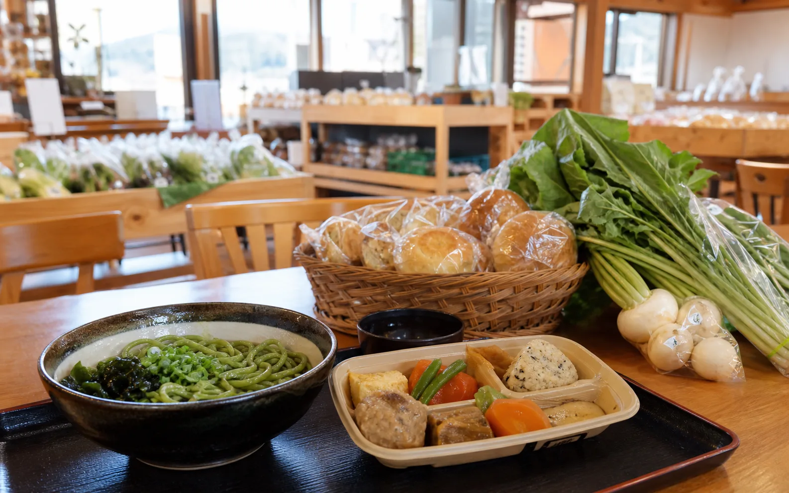つるむらさきうどん、弁当、直売野菜を表す写真調イメージ